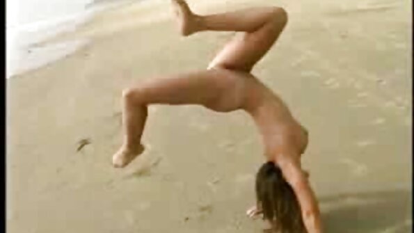 Gigi Spice gratis senioren porno is een sexy kleine gangster die graag in de problemen komt